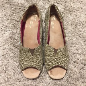 Toms wedges size 9.5