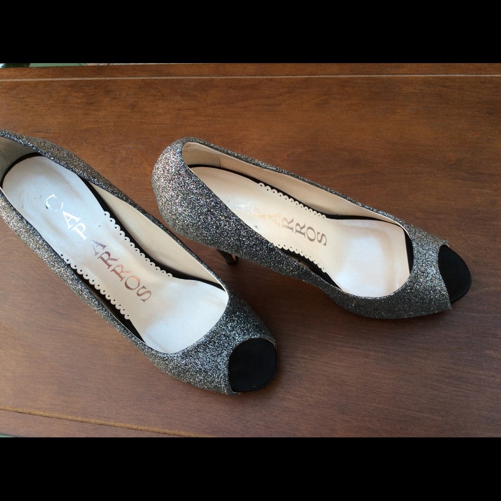 Caparros women heels. NO BOX INCLIDED