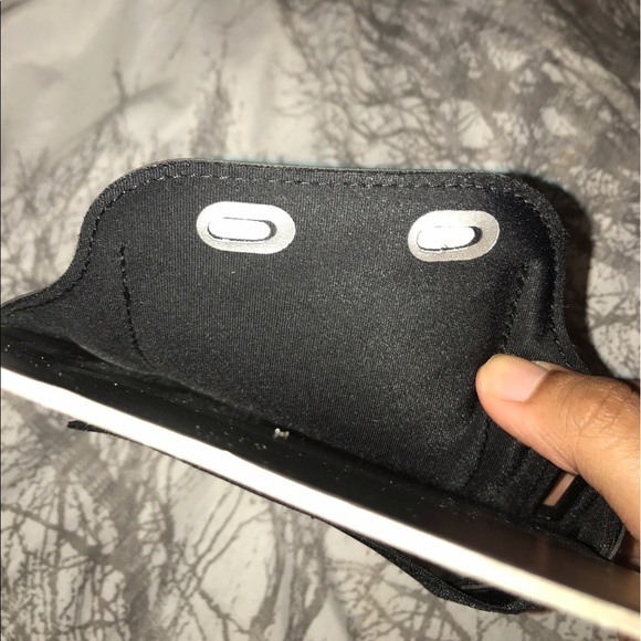 Markka Arm Wallet - Picture 2 of 3