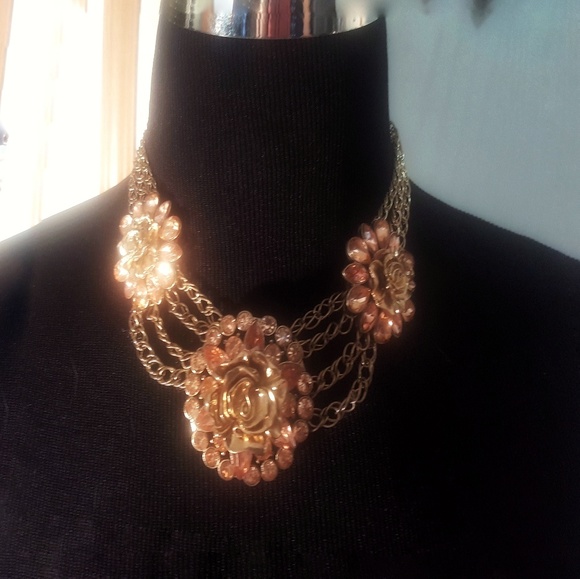 ANTIQUE ROSE STATEMENT PIECE - Picture 1 of 4