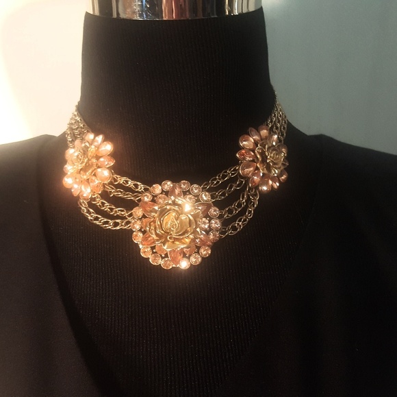 ANTIQUE ROSE STATEMENT PIECE - Picture 3 of 4