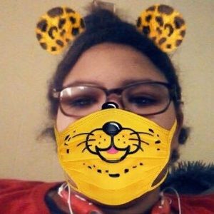 Meet your Posher, Deedee