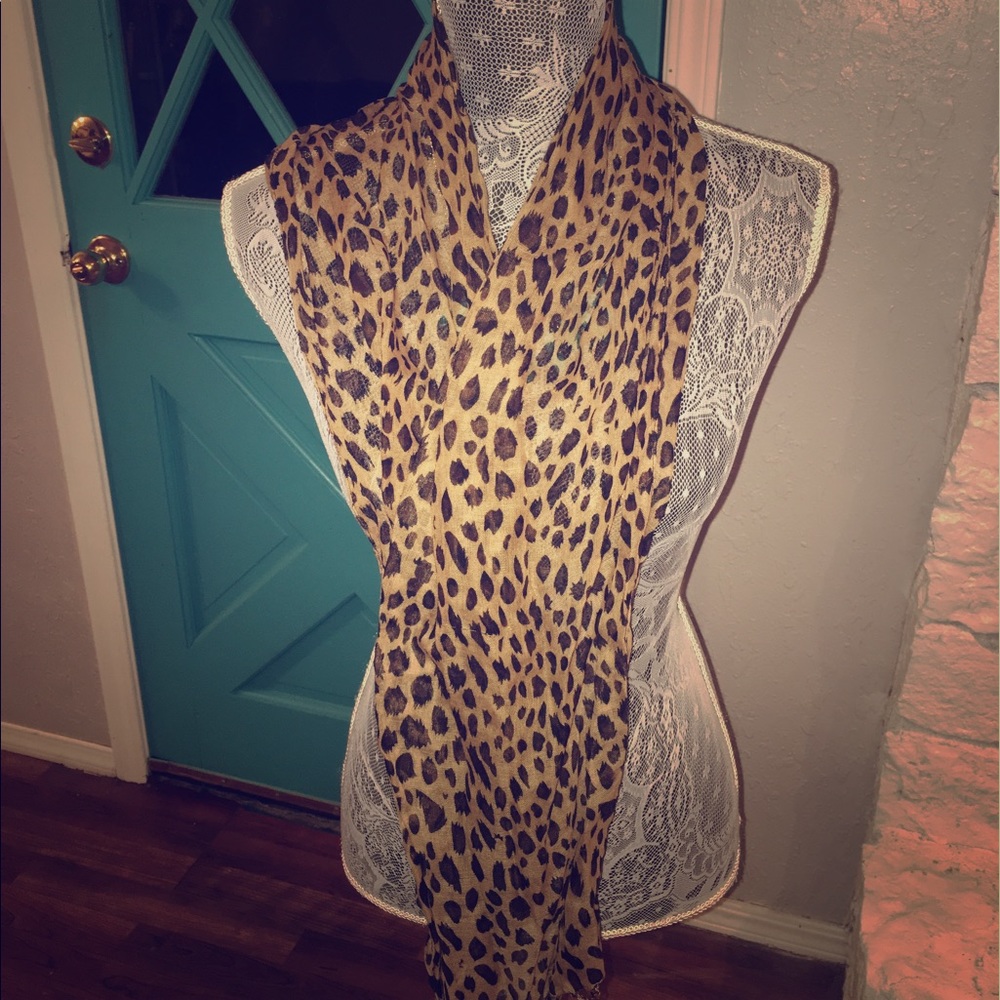 LEOPARD SCARF 💛