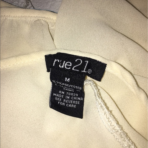 Cream Colored Blouse - Picture 2 of 3