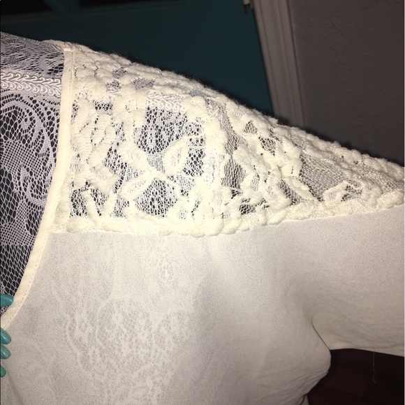 Cream Colored Blouse - Picture 3 of 3