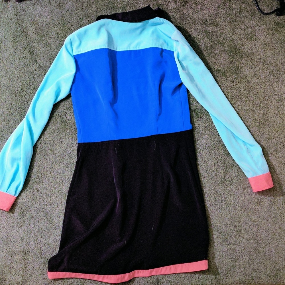 Colorblock button-up dress. - Picture 2 of 5