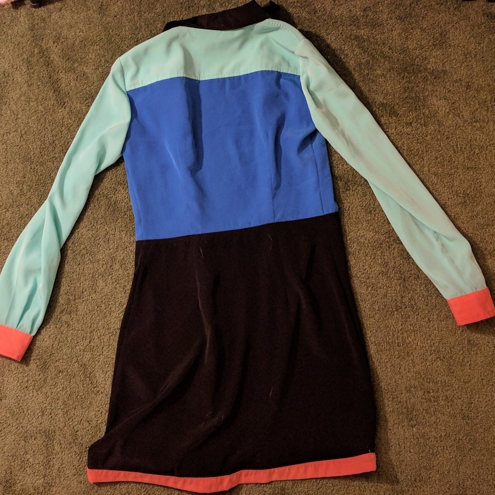 Colorblock button-up dress. - Picture 3 of 5