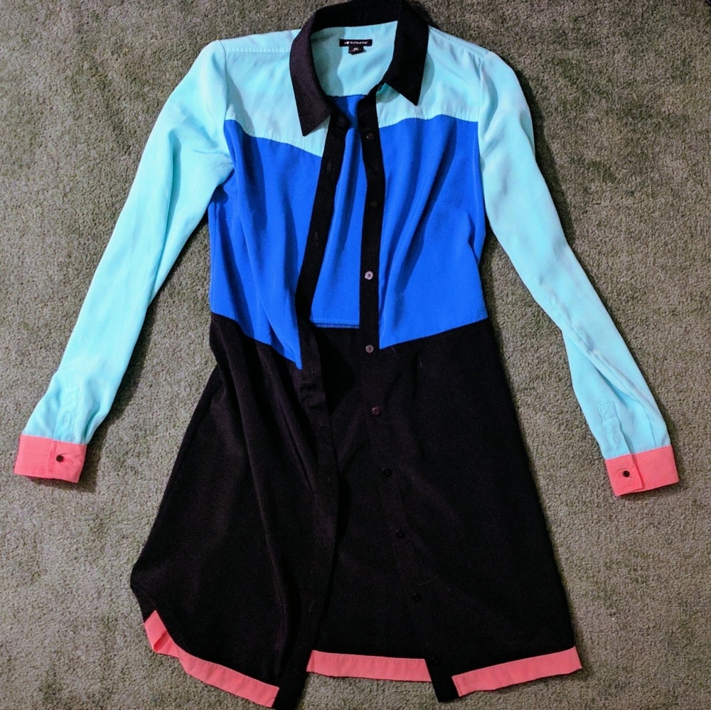 Colorblock button-up dress.