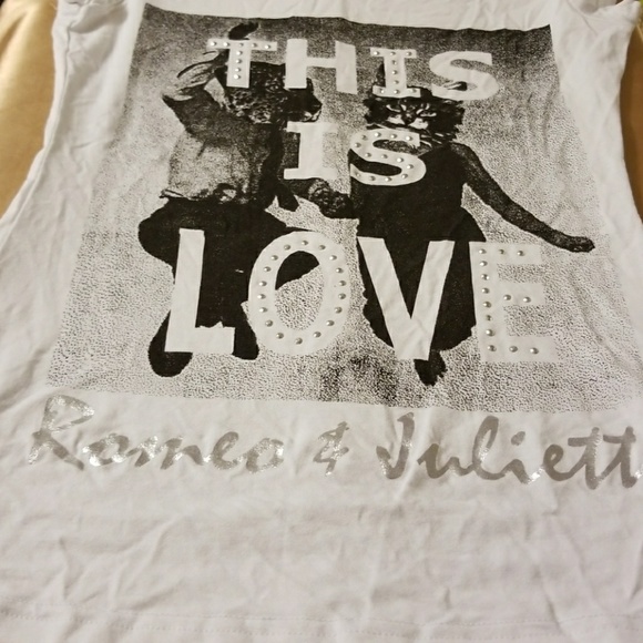 Bundle of 2 shirts size S. - Picture 6 of 8