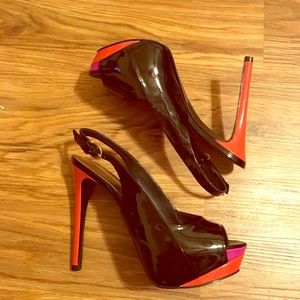 NWOT Guess Platform Colorblock Peep-toe pumps