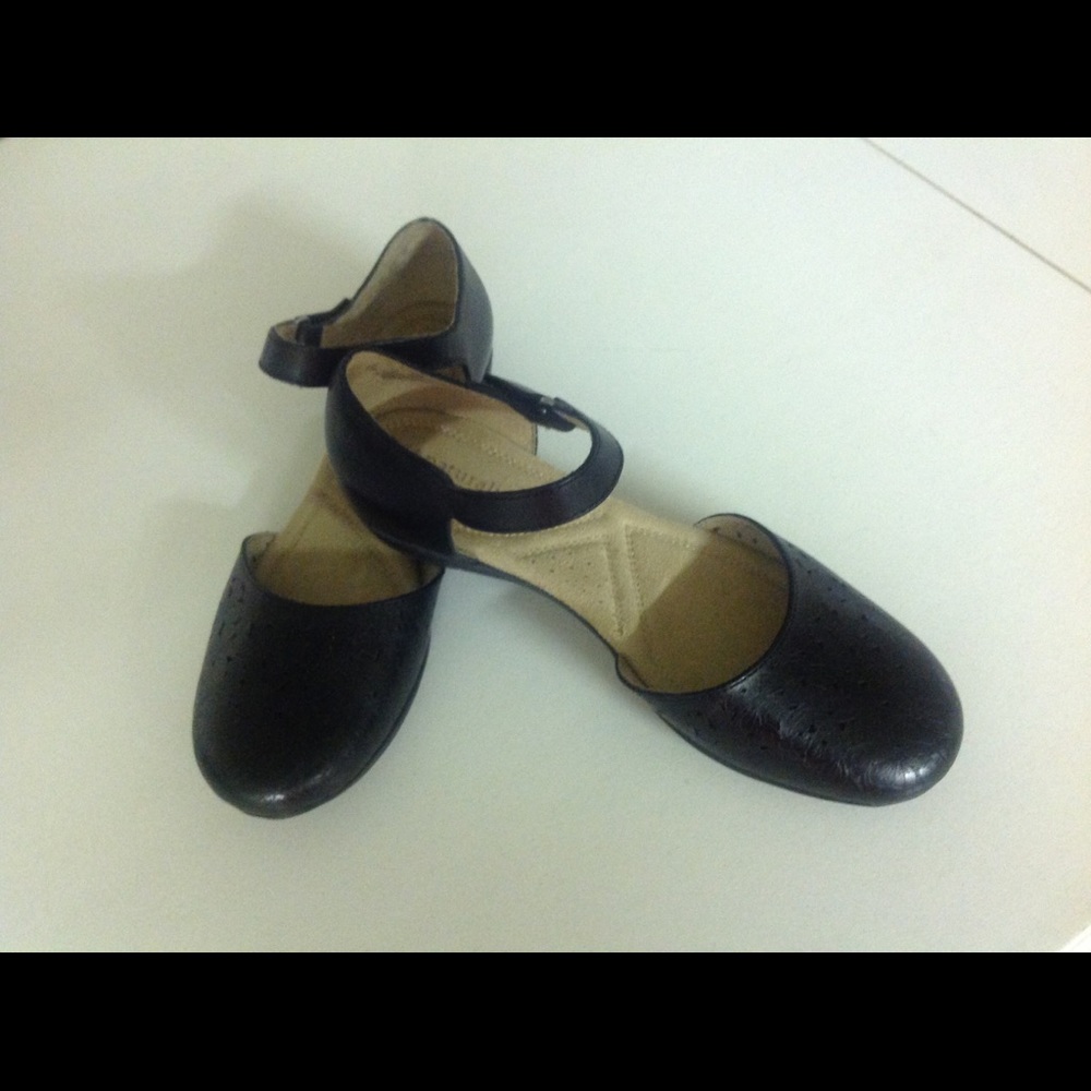 New Mary Jane style flat shoes 🍄