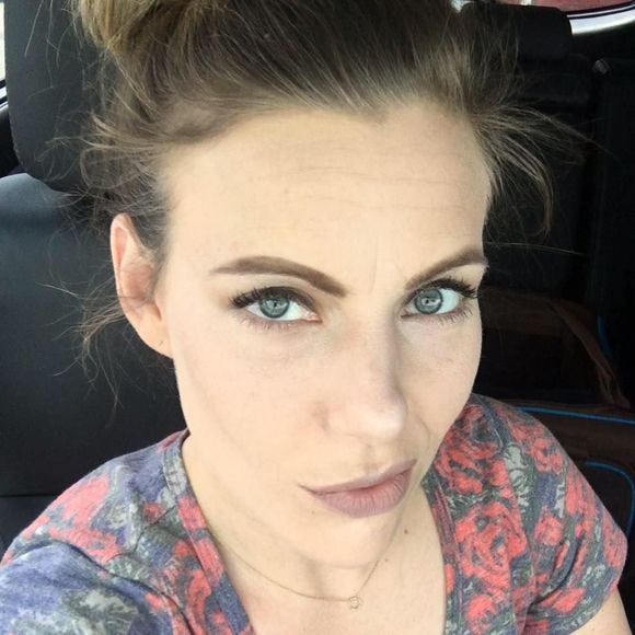 Meet your Posher, Mandi - Picture 1 of 1