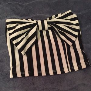 LA Hearts Bow Striped Crop Top