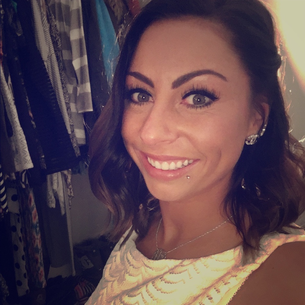 Meet your Seller, Posh Ambassador!!