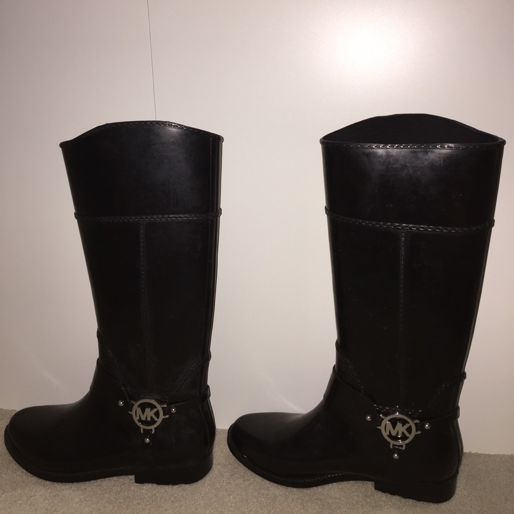 Michael Kors Rain Boats, Worn once!! Size 8