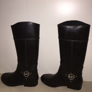 Michael Kors Rain Boats, Worn once!! Size 8