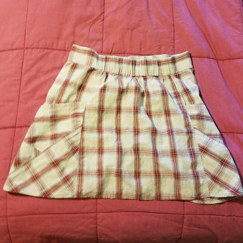 Plaid Skirt with large side pockets