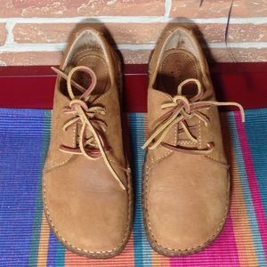 COVINGTON HANA Leather laces up shoes Sz 6 1/2 M