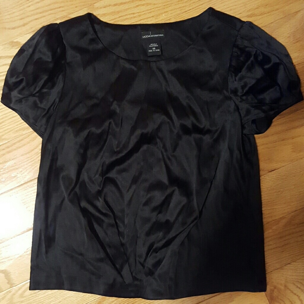 ~Never Worn ~ Moda International Black Silk Top