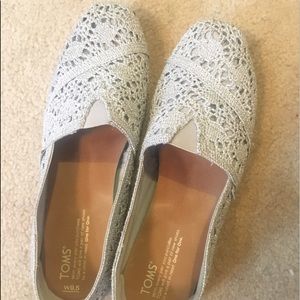 Silver lace TOMS