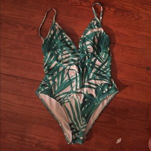 One piece swim suit
