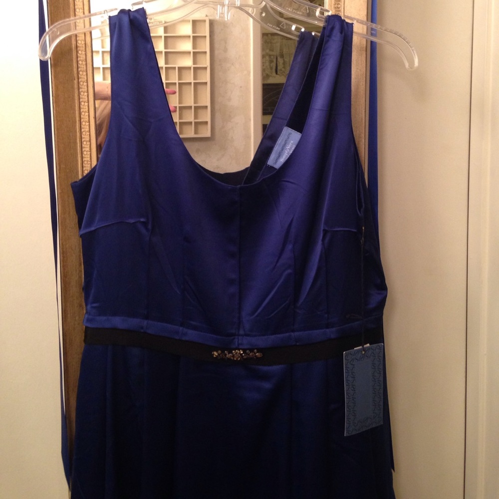 NWT Vera Wang blue satin dress 10 elegant lightweight party wedding costume🌸
