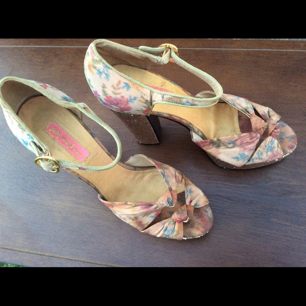 Betsey Johnson "Vero Cuocio" women heels..NO BOX