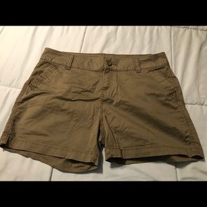 Maurice's shorts olive size 15/16.