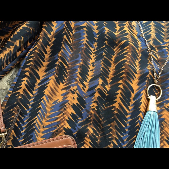 Lightweight Blouse! - Picture 2 of 4