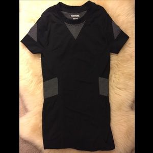 Ivy Park workout top.