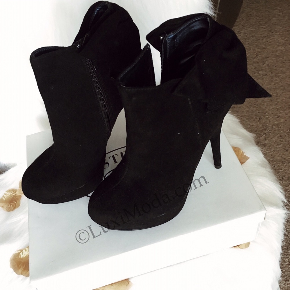 🆕NWT Steve Madden Cocktail Black Suede Bow Boots