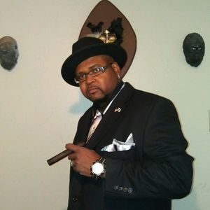 Meet your Posher, Larry