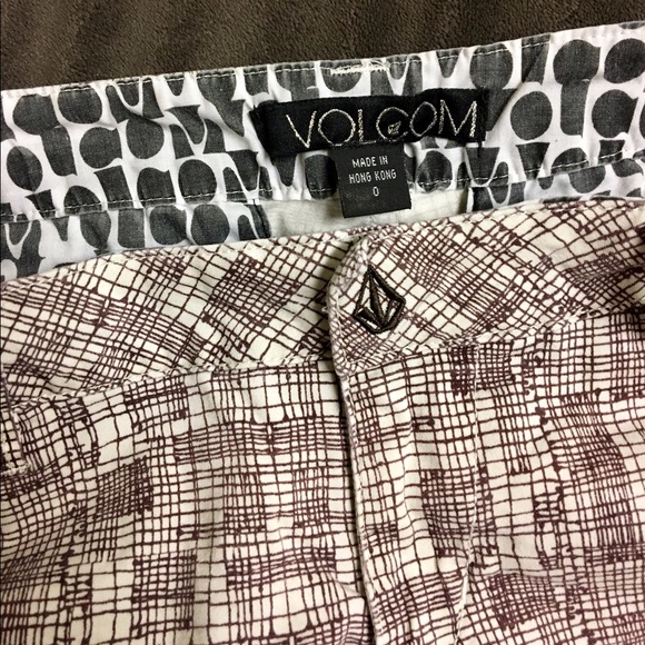 Volcom shorts - Picture 4 of 4
