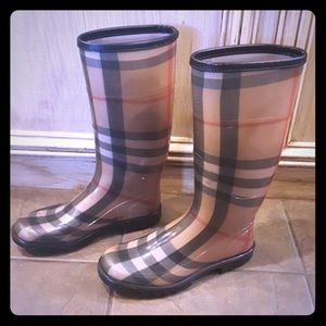 Classic Haymarket Burberry Rainboots
