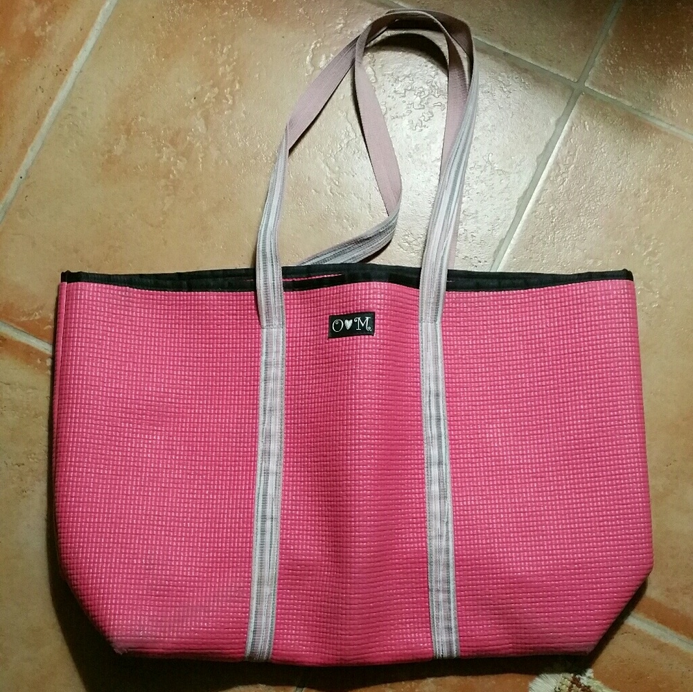 USED large Olovesm Merle tote in pink