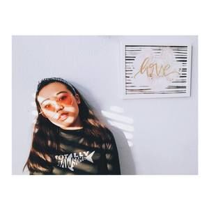 Meet your Posher, Vivian