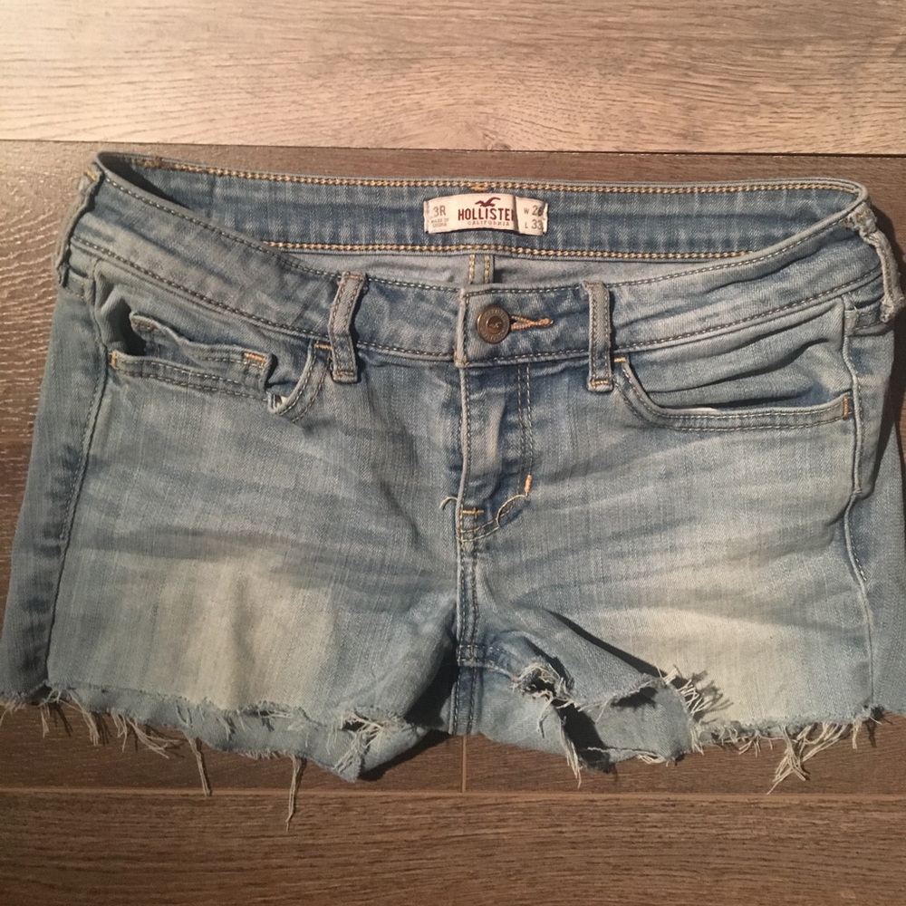HOLLISTER  ✂️ CUT OFF's ✂️ LIGHT BLUE SIZE 3/ 26🦋