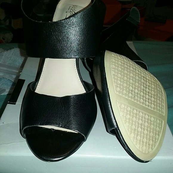 Mossimo  black open strap heels - Picture 4 of 4