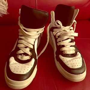 Givenchy Men Sneakers size 9 (42)