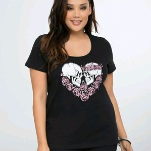 Skull Heart Scoop Tee Torrid size 0