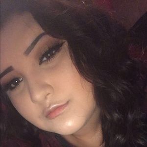 Meet your Posher, Lailanee