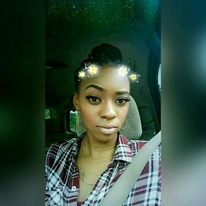 Meet your Posher, Alexis