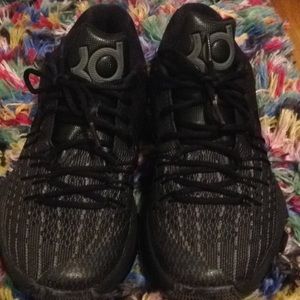 Kd 8 low all black
