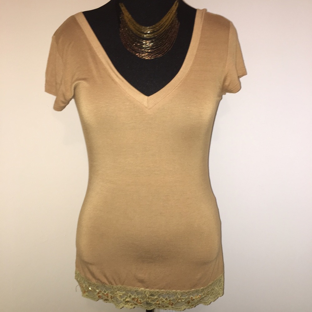 Women's natural color cotton V-neck top!