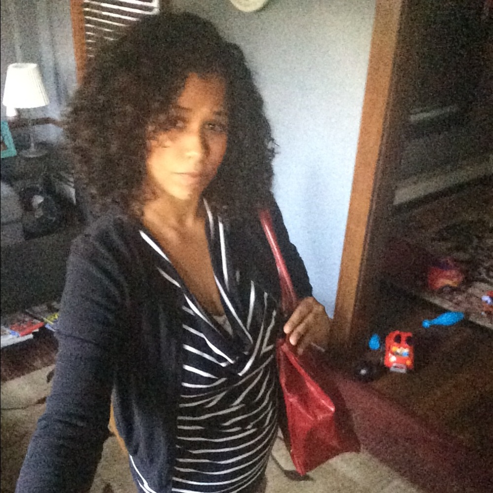 Meet your Posher, Elvia