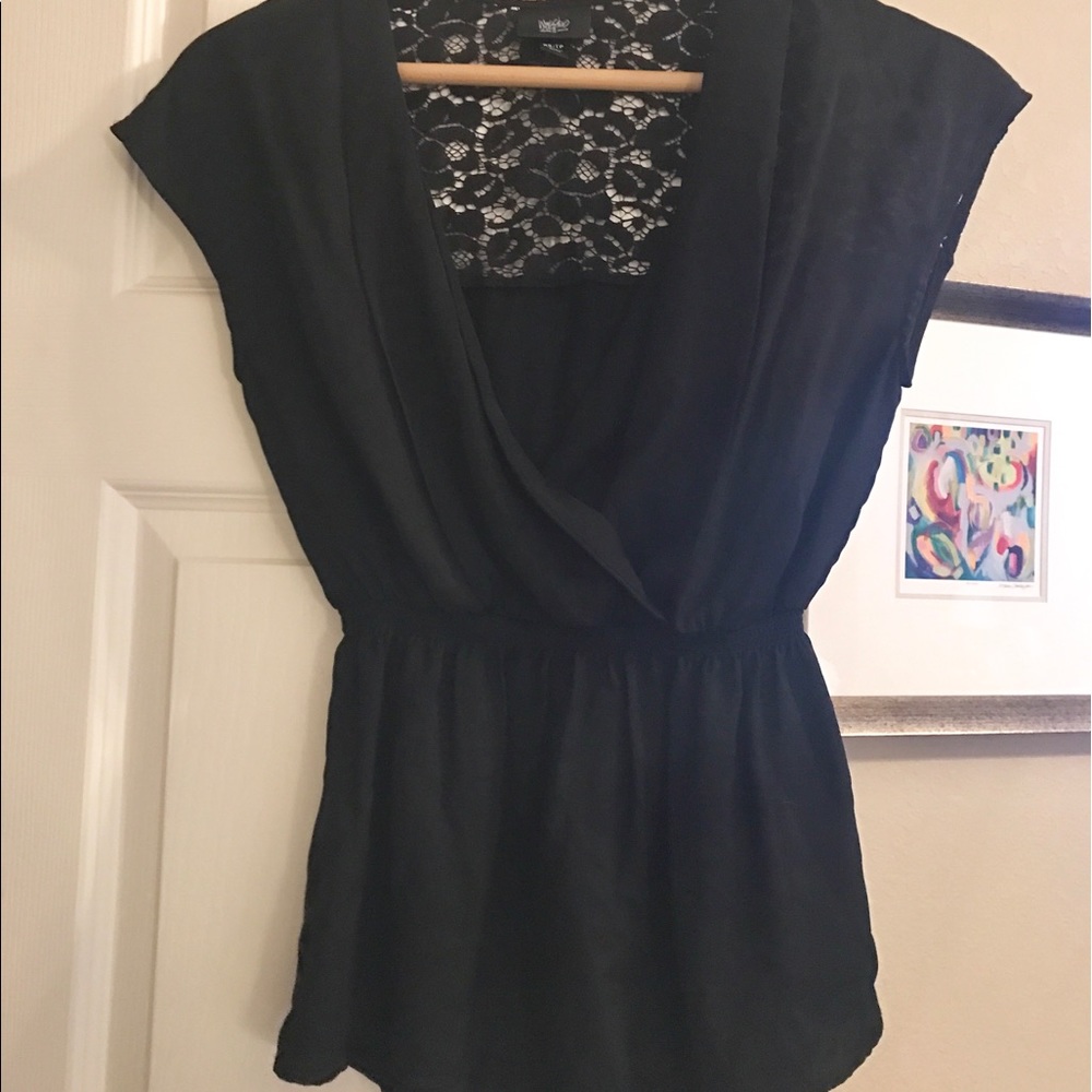 Mossimo black blouse with lace