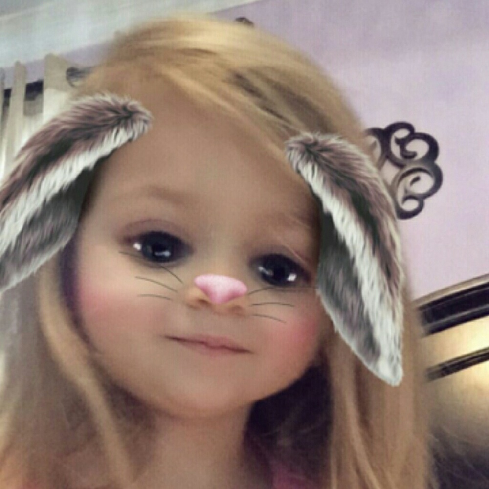 Meet your Posher, Nicole - Picture 2 of 2