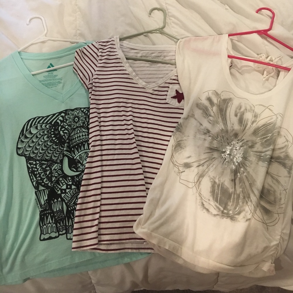 Cute T-shirt bundle!!
