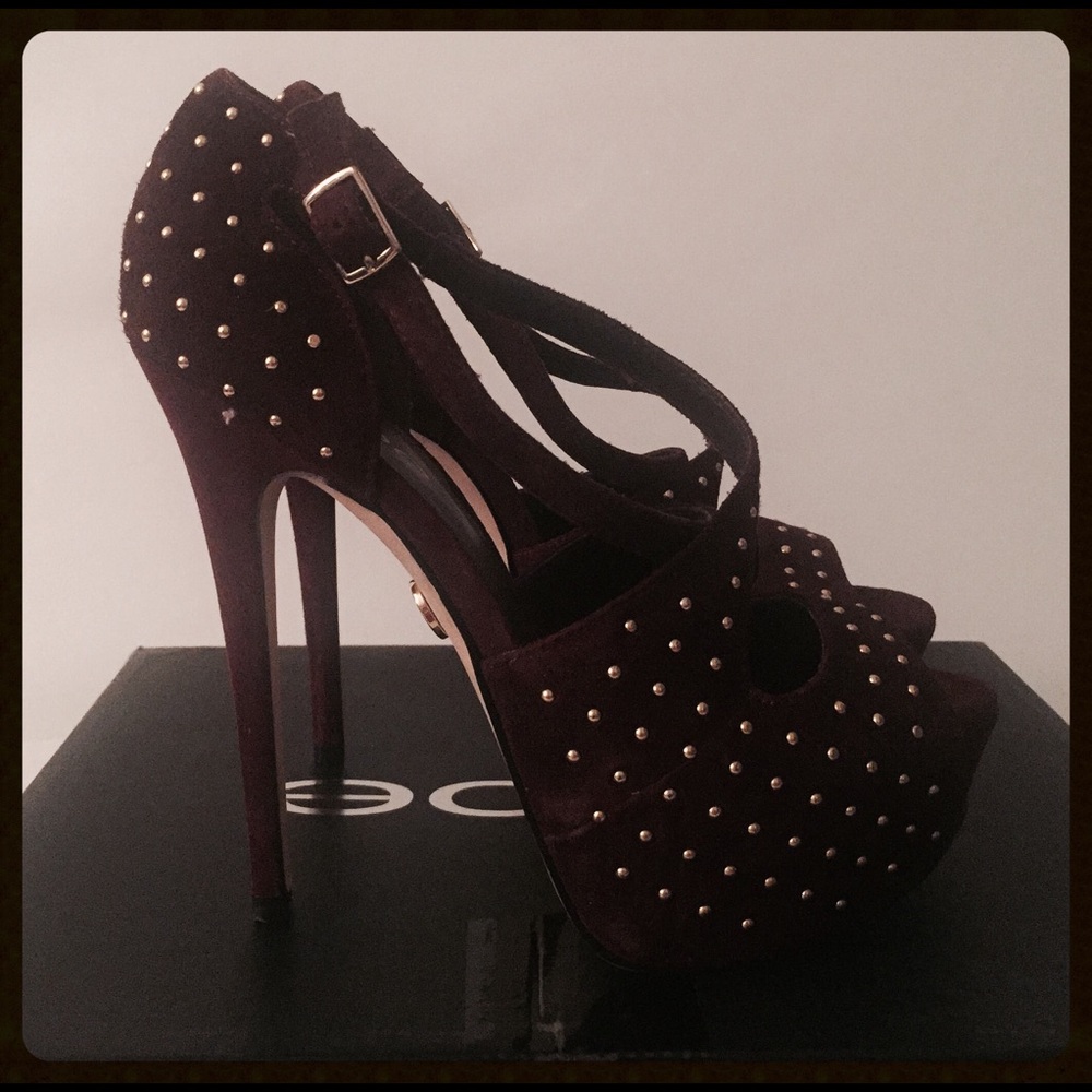 🌺🌺 Bebe Winnie Heels 🌺🌺