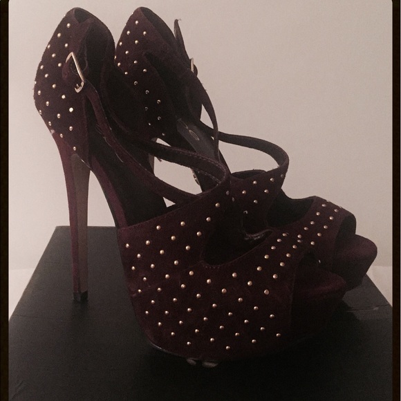 🌺🌺 Bebe Winnie Heels 🌺🌺 - Picture 2 of 5